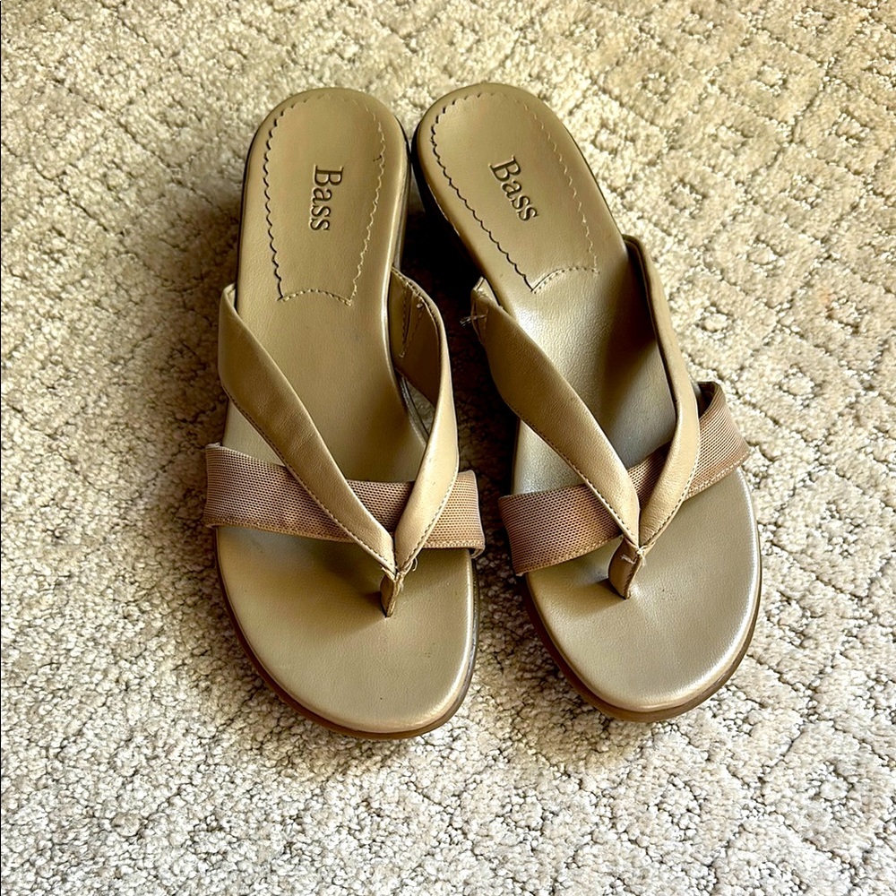 Bass Low Wedge Sandals Size 6.5